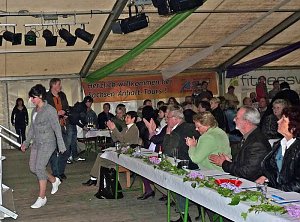 Fliederk&ouml;nigin gew&auml;hlt