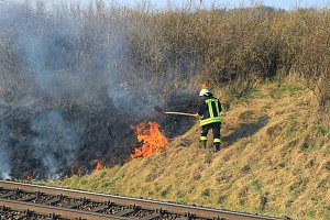 Feuer am Bahndamm bei Wollersleben und Wolkramshausen