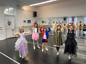 Fasching im Tanzstudio Radeva