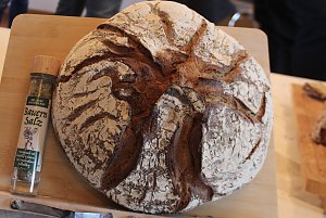 Festbier und leckeres Brot zu 500 Jahre Bauernschlacht, vorgestellt im Regionalmuseum in Bad Frankenhausen