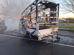 LKW brannte auf der Autobahn-Rastst&auml;tte