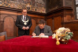 Feierliche Enth&uuml;llung der Bauernkriegss&auml;ule nach D&uuml;rers Pl&auml;nen