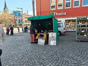 Fr&uuml;hlingsmarkt auf dem Rathausplatz in Nordhausen