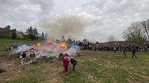Feuer in Herreden am Gr&uuml;ndonnerstag