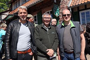 Die Saisoner&ouml;ffnung f&uuml;r die Harzer Wandernadel feierte man auf der Burgruine Hohenstein