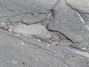 Schlechter Zustand der Martin-Andersen-Nex&ouml; Stra&szlig;e