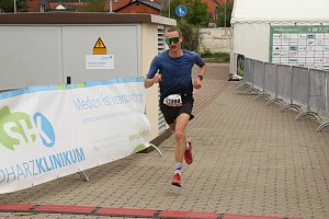 Auf der Zielgerade beim 11. Harztorlauf