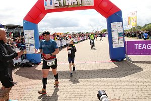 Auf der Zielgerade beim 11. Harztorlauf