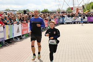 Auf der Zielgerade beim 11. Harztorlauf