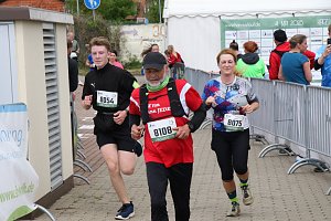 Auf der Zielgerade beim 11. Harztorlauf