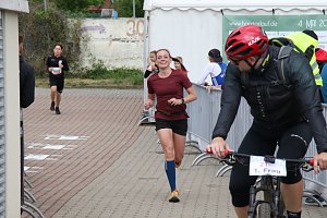 Auf der Zielgerade beim 11. Harztorlauf