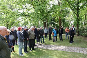 Gedenkveranstaltung zum Ende des Zweiten Weltkrieges vor 80 Jahren auf dem Nordh&auml;user Ehrenfriedhof