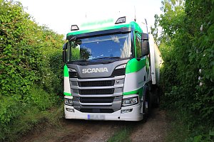 Lkw auf Abwegen im Kyffh&auml;userkreis