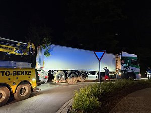 Lkw auf Abwegen im Kyffh&auml;userkreis