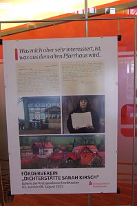 Zum 90. Geburtstag - Neue Ausstellung in der Sparkasse erinnert an Sarah Kirsch