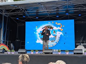 Seniorenfr&uuml;hst&uuml;ck auf dem Sondersh&auml;user Marktplatz