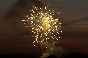 Gro&szlig;es Feuerwerk zum diesj&auml;hrigen Brunnenfest in Bad Langensalza