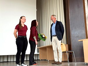 Mit einer feierlichen Veranstaltung im Audimax verabschiedete sich die Hochschule Nordhausen von Prof. Dr.-Ing. Folker Fl&uuml;ggen, der &uuml;ber ein Jahrzehnt den Fachbereich Ingenieurwissenschaften mitpr&auml;gte.