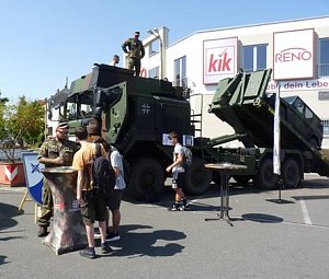 Der Blaulichttag auf dem Platz der Gewerkschaften