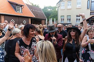 Coverband UDOpie begeistert in der Traditionsbrennerei