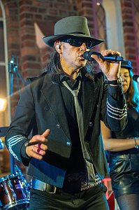 Coverband UDOpie begeistert in der Traditionsbrennerei