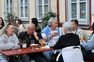 Gute Stimmung auf dem Kornmarkt beim BaLaTon in Bad Langensalza