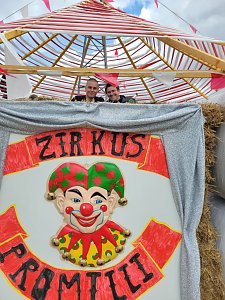 Strohpuppenfest und Strohzirkus in Gro&szlig;lohra