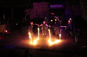 Spektakul&auml;re Feuershow von "EVENTPUPPETS" beim Mittelalterstadtfest in Bad Langensalza