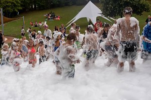 Meerjungfrauenfest im Bleicher&ouml;der Bad