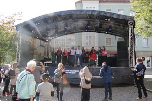 Nordhausen zusammen feiert auf dem Rathausplatz