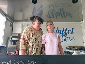 Feier im Autohaus