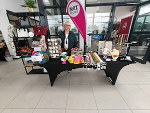 Feier im Autohaus