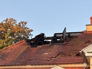 Ausma&szlig; der Sch&auml;den an der Villa Italia nach dem Brand heute Nacht