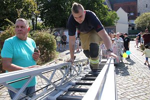 Kinderrechte-Fest in der Flohburg und Essen der Kulturen in der Kurzen Meile in Nordhausen