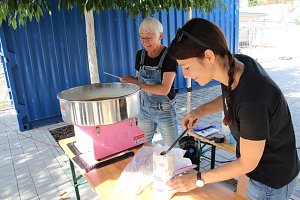 Kinderrechte-Fest in der Flohburg und Essen der Kulturen in der Kurzen Meile in Nordhausen