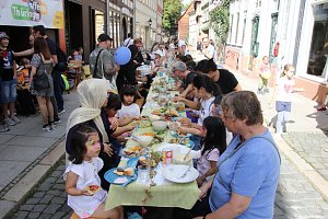 Kinderrechte-Fest in der Flohburg und Essen der Kulturen in der Kurzen Meile in Nordhausen