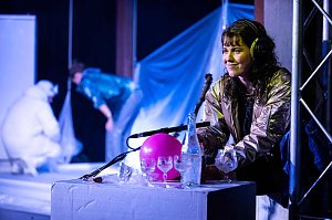 Theaterpremiere am Sonntag