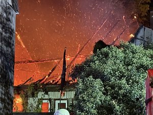 Wohnhaus in Flammen