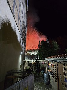 Wohnhaus in Flammen