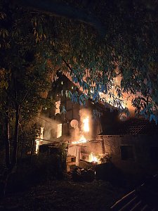 Wohnhaus in Flammen