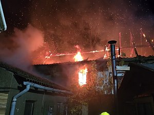 Wohnhaus in Flammen