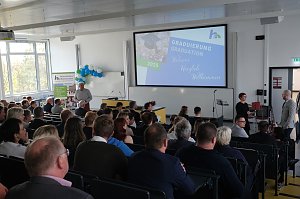 Ein besonderer Moment: Gemeinsam mit Familien, Freundinnen und Freunden feierten die Absolventen der Hochschule Nordhausen ihren erfolgreichen Studienabschluss