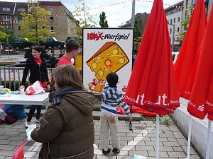 Kindertags-Feier auf dem Parkplatz