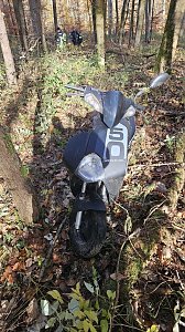Motorroller im Wald gefunden