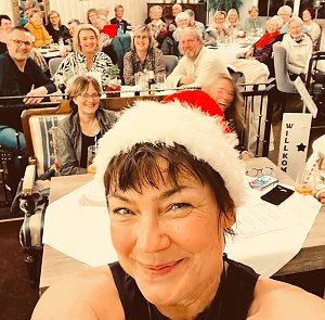 "Schwester Stefanie" begeistert mit Weihnachtslesung in Nordhausen