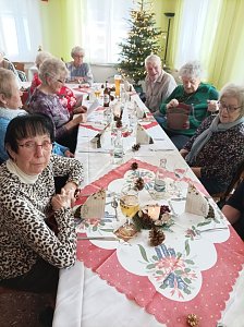 In der WB 4 Seniorengruppe in Sondershausen wurde stimmungsvoll die Weihnachtszeit gemeinsam mit den Bebraer Singvögeln eingeläutet.