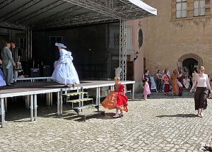 Getanzte Modenschau