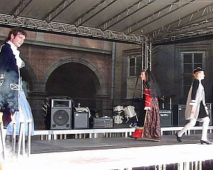 Getanzte Modenschau