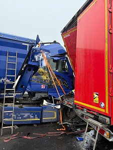 Massenkarambolage aus der A71 zwischen Heldrungen und K&ouml;lleda