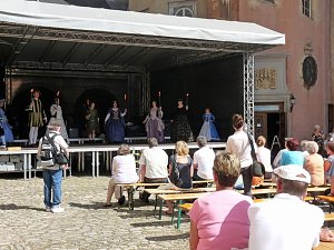 Getanzte Modenschau